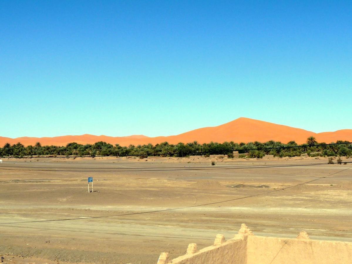 La Vallee Des Dunes - Auberge, Bivouacs Et Excursions Bed & Breakfast Merzouga Exterior foto